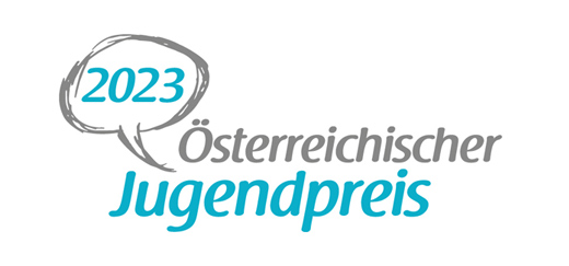 Logo besteht aus dem zweizeiligen Schriftzug Österreichischer Jugendpreis und einer davon links platzierten Sprechblase mit Jahreszahl 2023